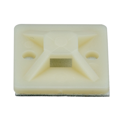 Montaje-Sujetador Adhesivo STRONGHOLD de 4 Vías de 1" x 1" x 1/4", Color Natural,  Nylon 6.6 Retardante de Llamas V-2, Paquete de 100pz | SMP16A-C