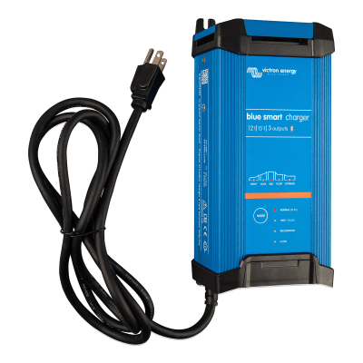 Blue Smart IP22 12/15(1) / Cargador de Baterías 12V, 15A / Para Ambientes Marinos y Terrestres. /  Bancos de 100 a 200 Ah | BSIP2212/15